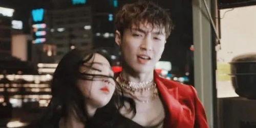 娱乐吃瓜的博主是谁呀视频,揭秘热门视频背后的神秘人物 第3张 娱乐吃瓜的博主是谁呀视频,揭秘热门视频背后的神秘人物 第3张